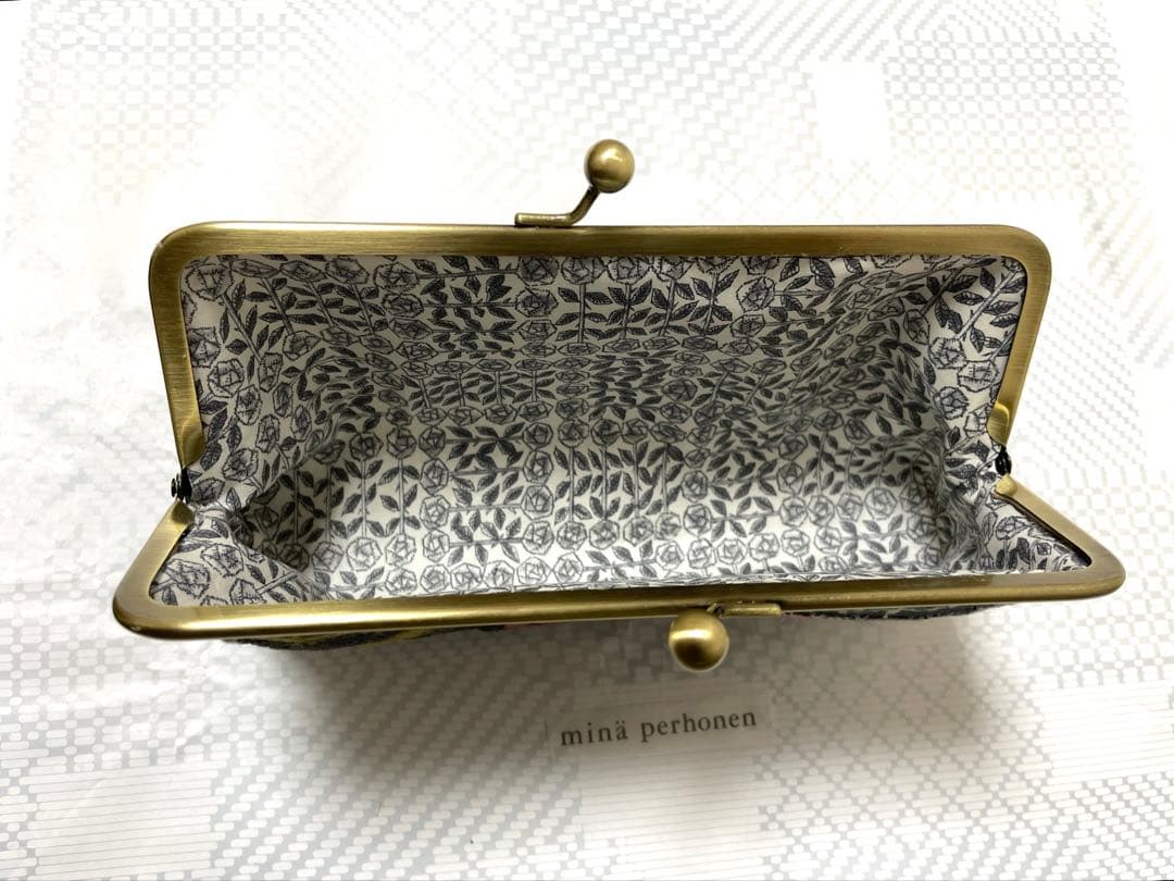 ⚮ミナペルホネンレア swing camellia がま口ポーチ m44