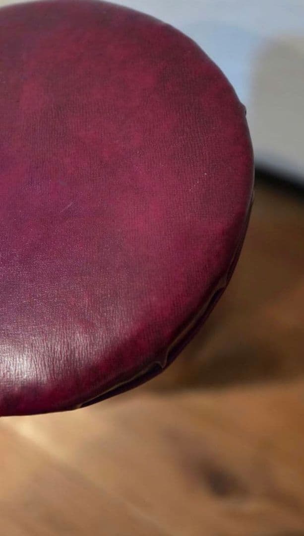 ☆アンティーク/レザー製バーガンディ円形スツール☆