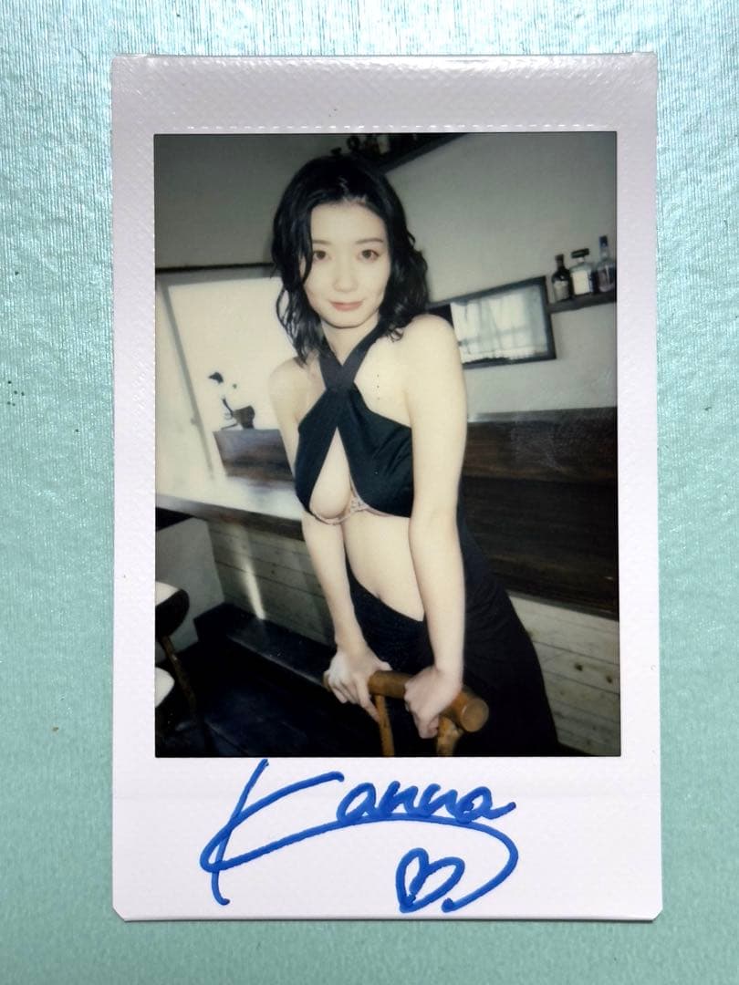 直筆サイン入り】瀬戸環奈ALL NUDE Blu-ray購入特典 現場チェキ①