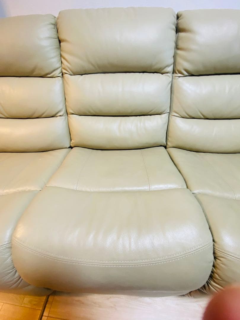 【直接受け取りのみ】【ニトリ】3人掛け電動テーブル付きリクライニングソファ