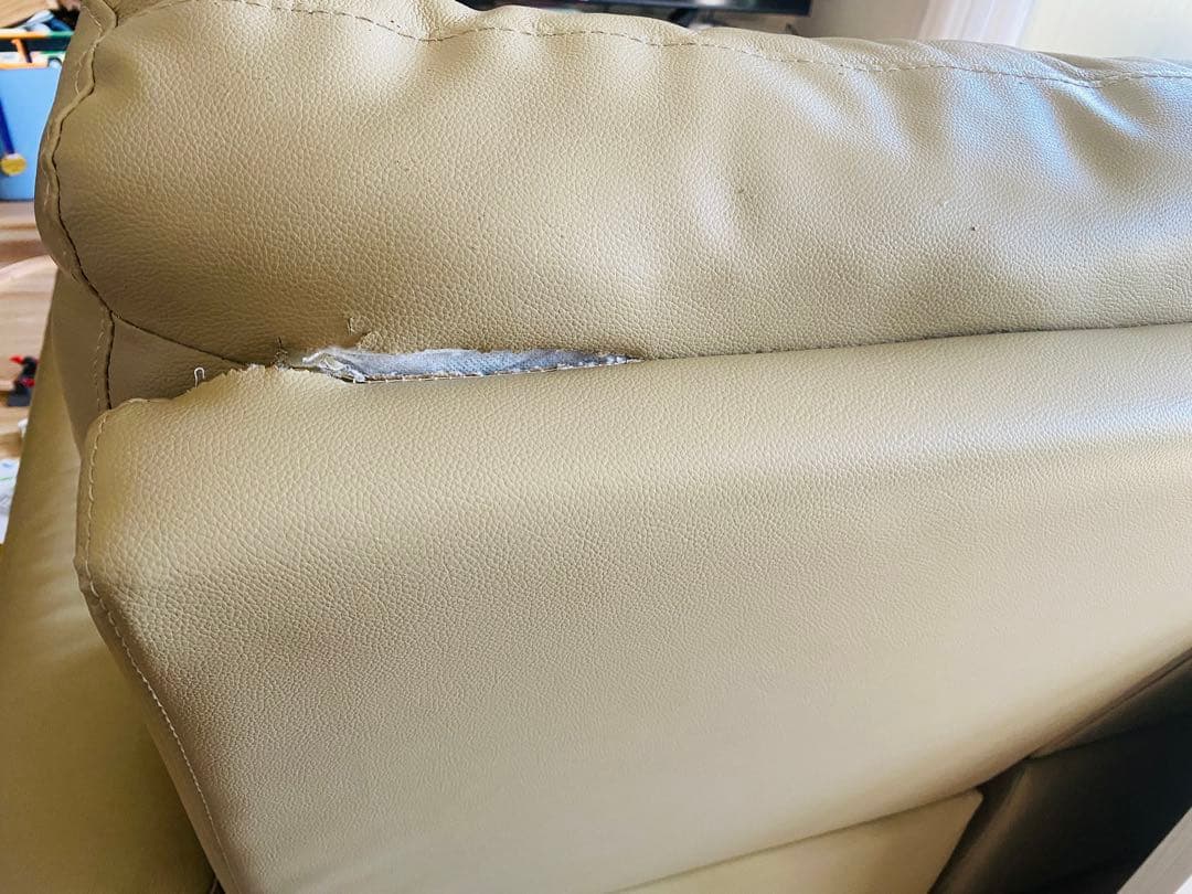 【直接受け取りのみ】【ニトリ】3人掛け電動テーブル付きリクライニングソファ