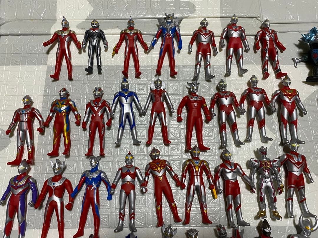 （美品）ウルトラマン　怪獣フィギュア　まとめ　76体　おまけ付き