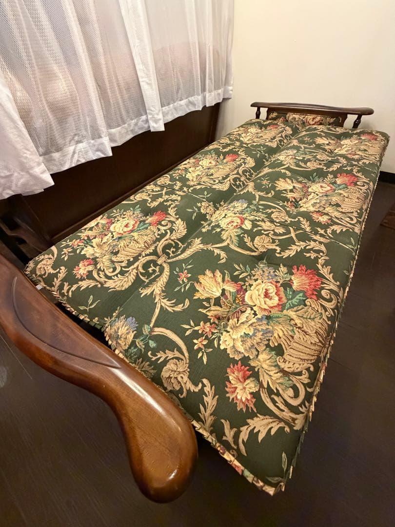 カリモクkarimokuコロニアル　花柄　ソファベット　3人掛け　アンティーク