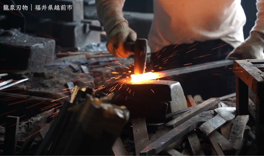 煌黒龍 筋引260mm 龍泉刃物　最上級モデル　99層ダマスカス