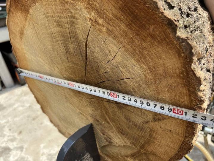 送料無料　到着後すぐに作業　女性にも扱いやすい新型薪割り機　18トン