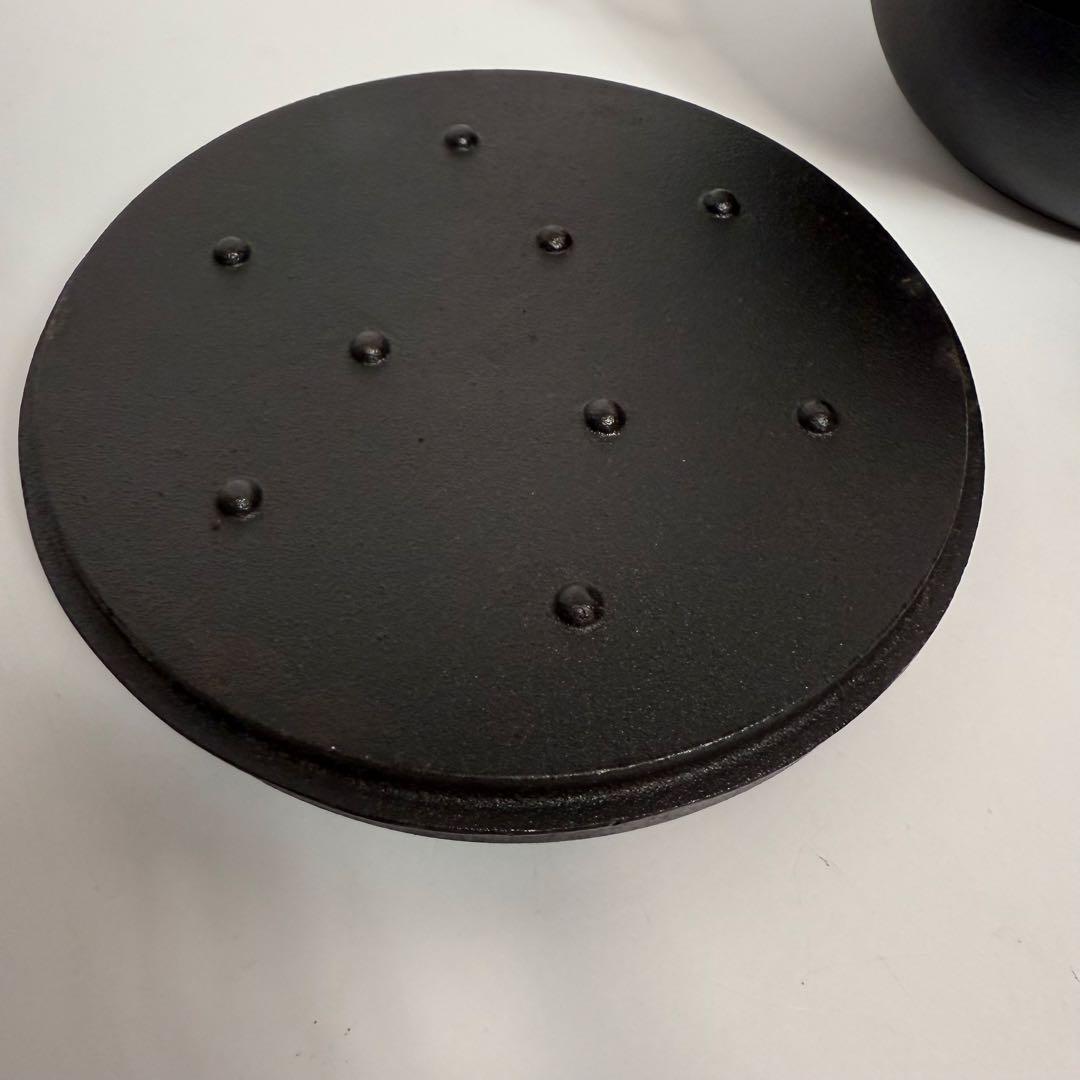未使用品　南部鐵器の岩鋳　ご飯鍋　3合炊