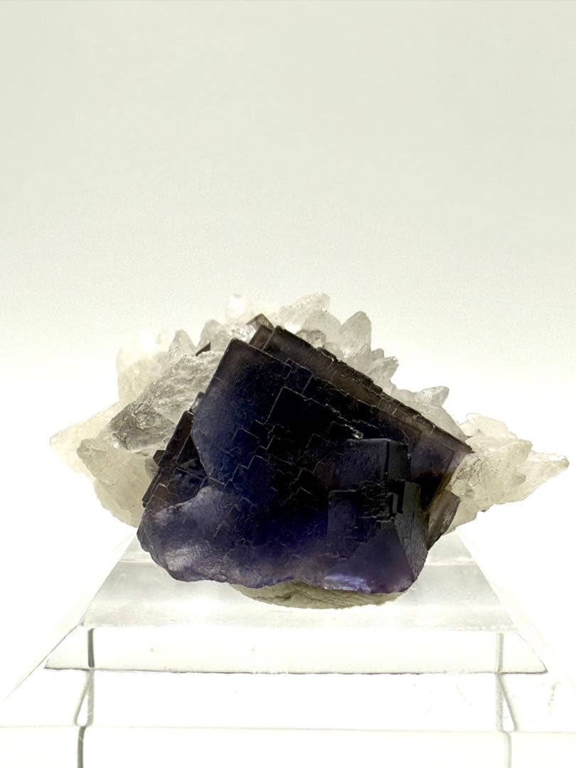 フローライト 犬牙カルサイト 共生 蛍石 原石 鉱物 標本 天然石 - メルカリ