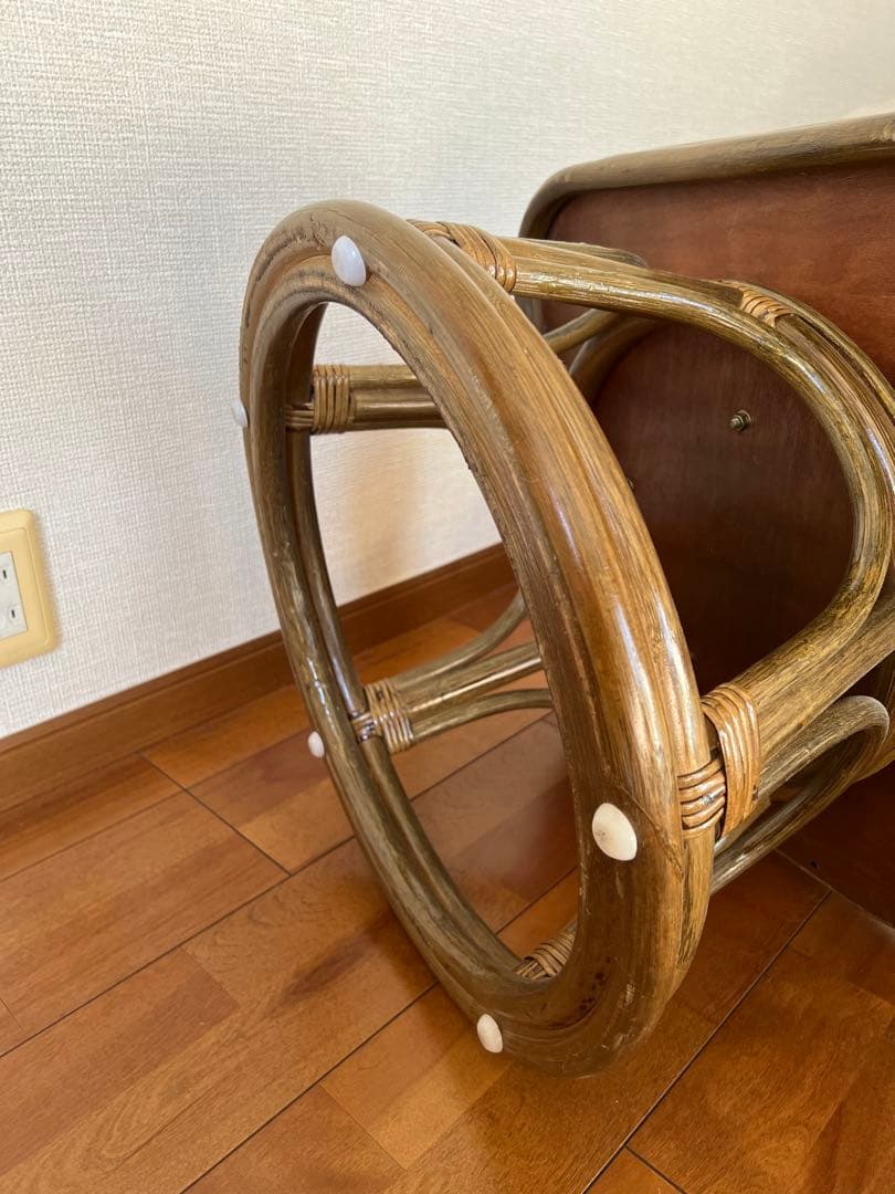 昭和レトロ　藤の回転式椅子