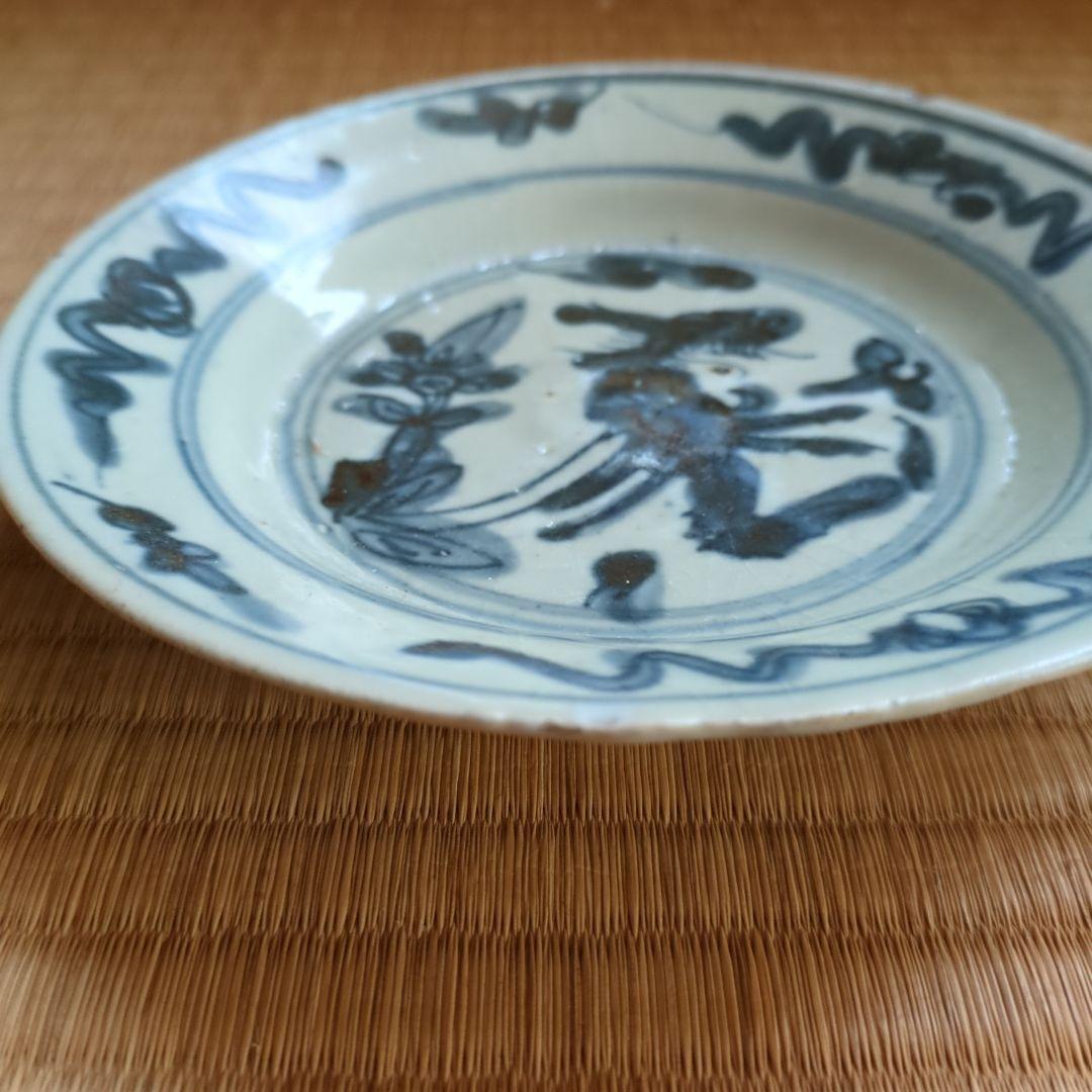 青い花と動物の陶器平皿 呉須手 皿 骨董品 古美術