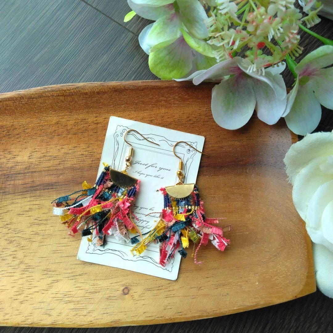 再販45⭐　赤　フリンジ　カラフル　ピアス　イヤリング　夏　タッセル　ネイティブ