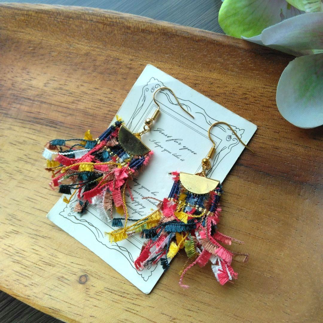 再販45⭐　赤　フリンジ　カラフル　ピアス　イヤリング　夏　タッセル　ネイティブ