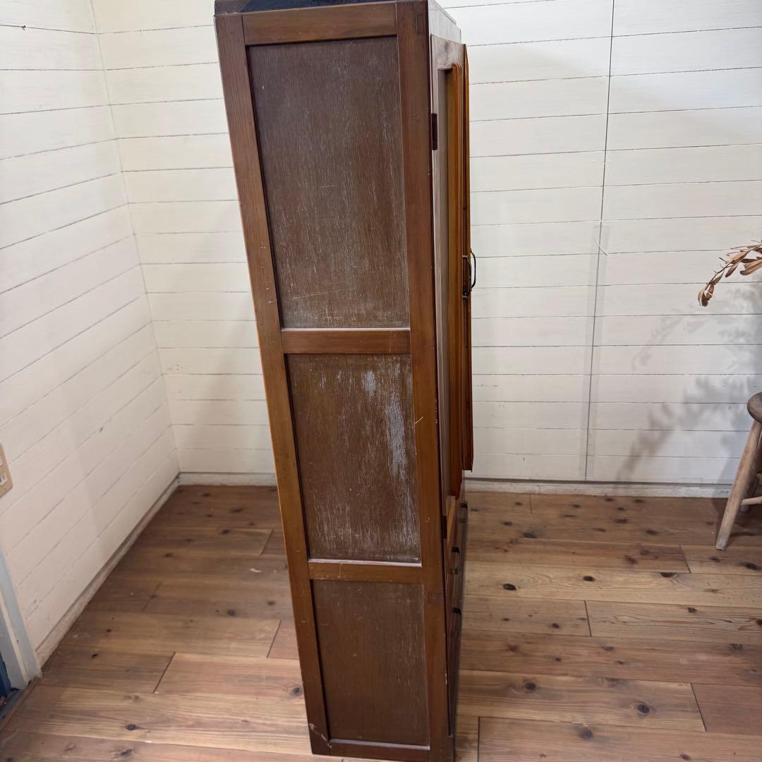 昭和レトロ　ヴィンテージ　波ガラスが素敵な木製キャビネット　本棚　食器棚　収納
