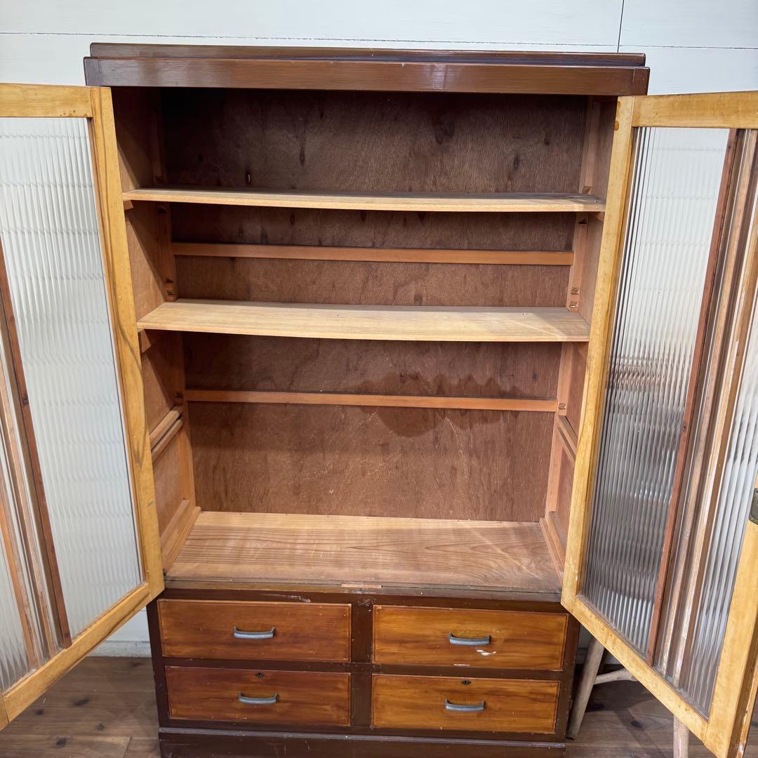 昭和レトロ　ヴィンテージ　波ガラスが素敵な木製キャビネット　本棚　食器棚　収納