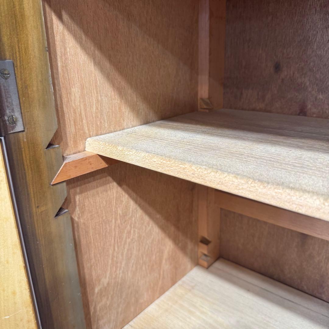 昭和レトロ　ヴィンテージ　波ガラスが素敵な木製キャビネット　本棚　食器棚　収納