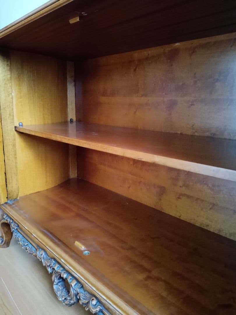 彫刻入り 木製キャビネット 下台のみ｜クラシック調・店舗什器可