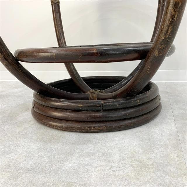 ラタンラウンドサイドテーブル