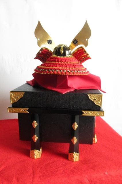 新品　吉徳大光　赤糸威　正絹　兜　収納箱付き