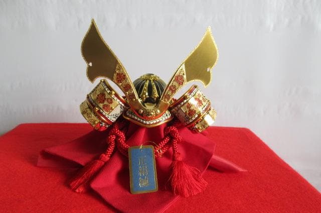 新品　吉徳大光　赤糸威　正絹　兜　収納箱付き