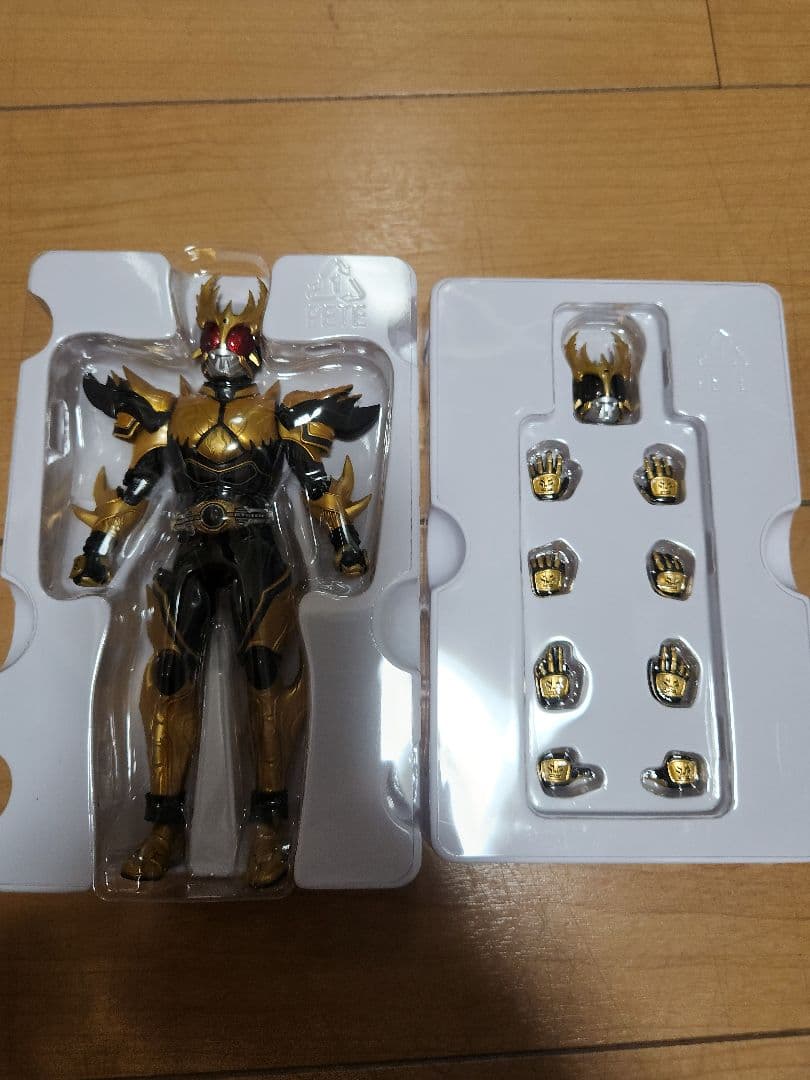 s.h.figuarts 真骨頂　仮面ライダークウガ　ライジングアルティメット