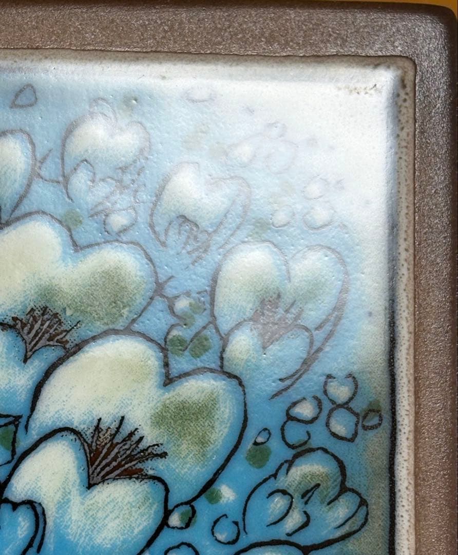 ARABIA ヘルヤ \"Orvokkini tummasilmä\" 陶板画