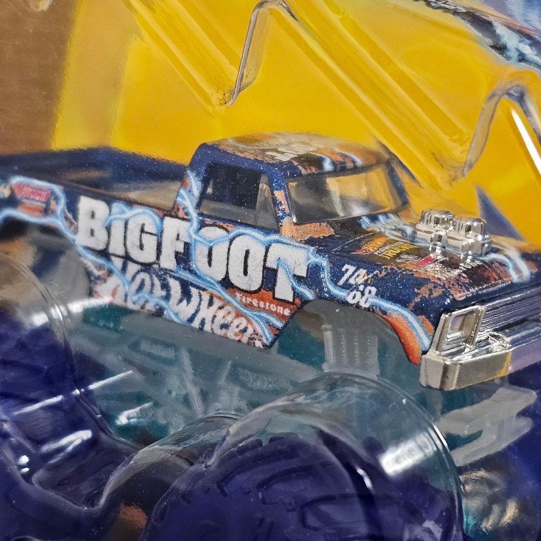 ホットウィール モンスタートラック ビッグフット クリアーカラー