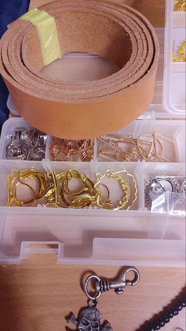 アクセサリーとレザークラフト工具セット