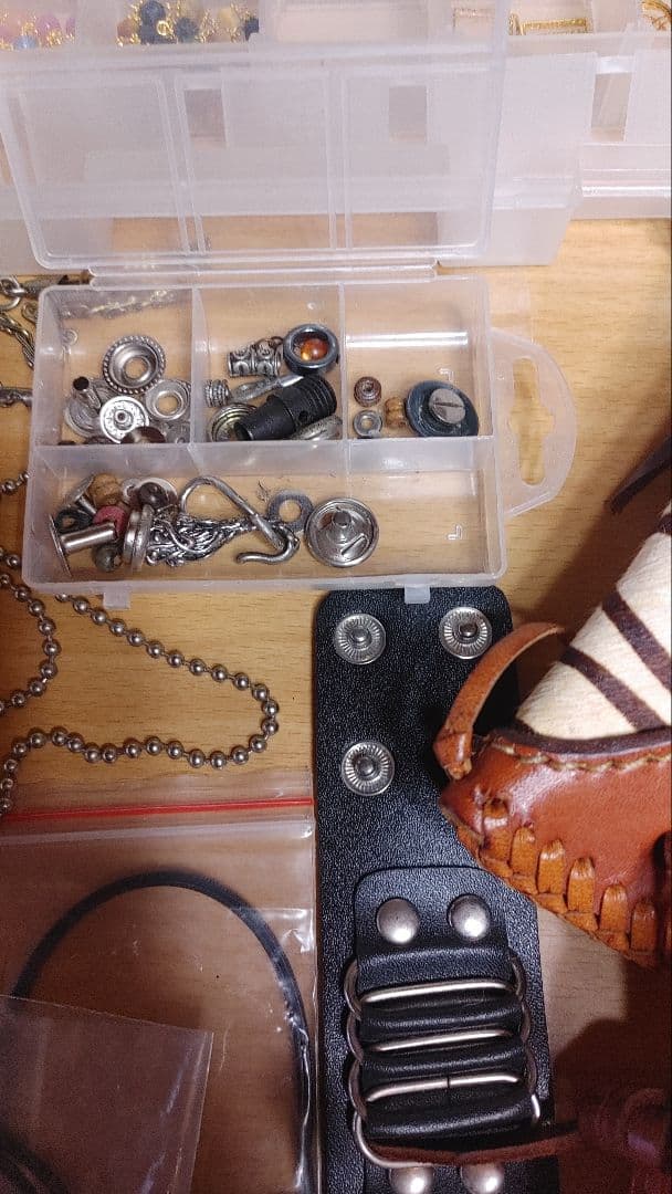 アクセサリーとレザークラフト工具セット