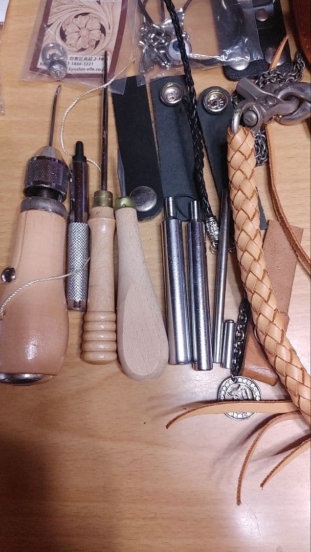アクセサリーとレザークラフト工具セット