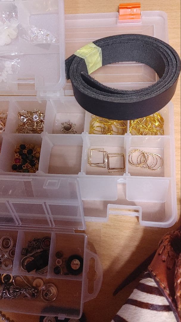 アクセサリーとレザークラフト工具セット