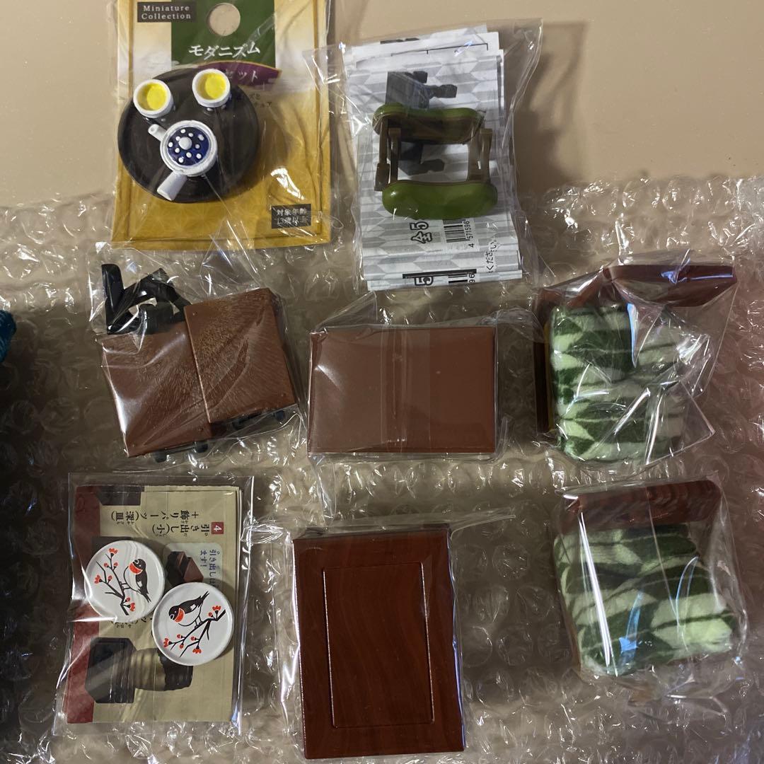 かわいいお部屋どこでもいっしょフィギュア付きトロ2体と小物2種付きガチャ小物付き