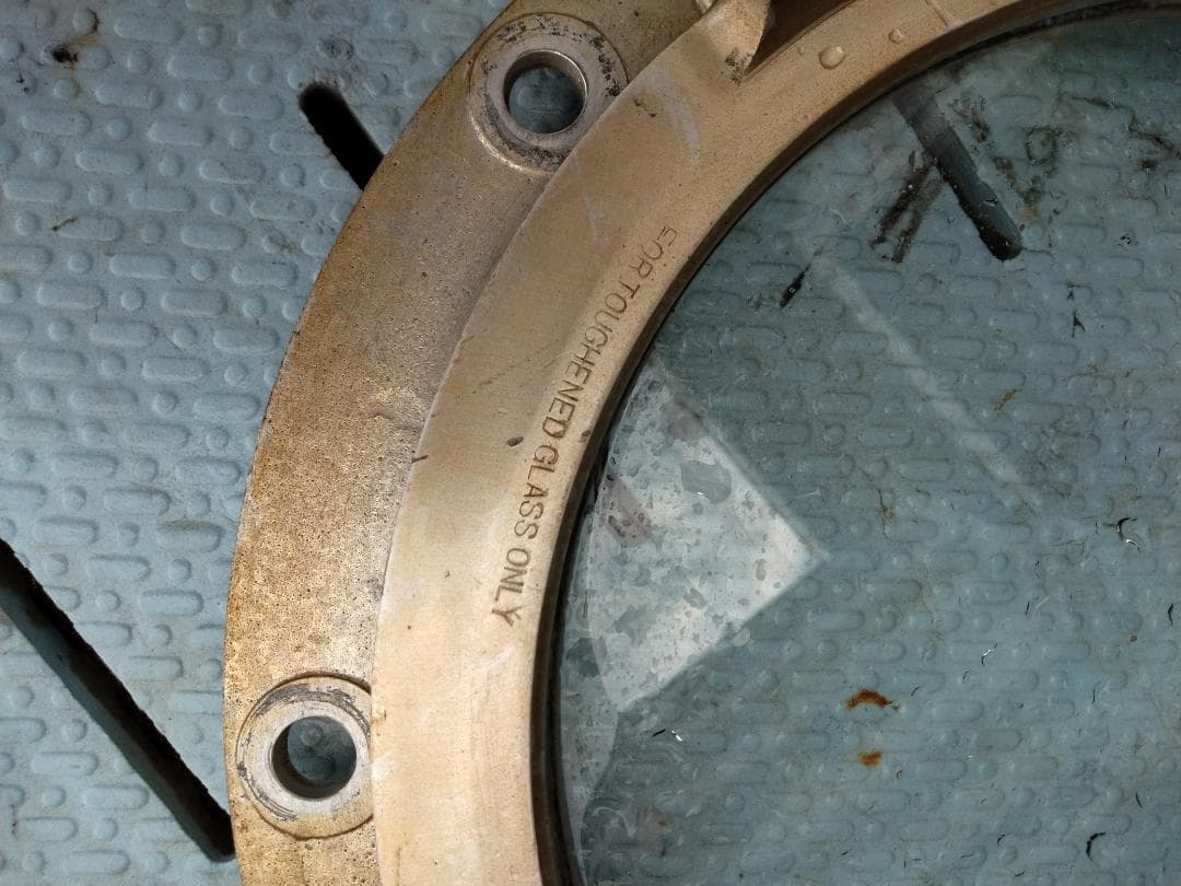 船の窓 アルミ製