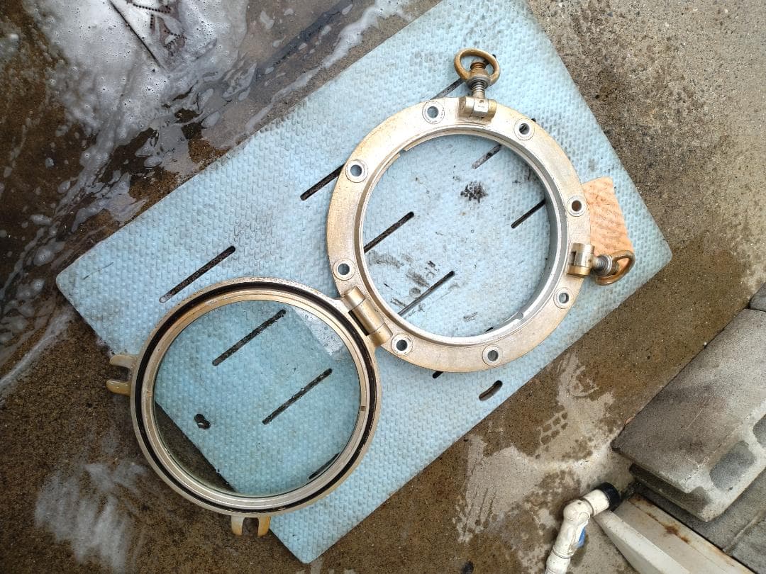 船の窓 アルミ製