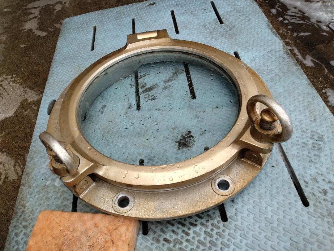 船の窓 アルミ製