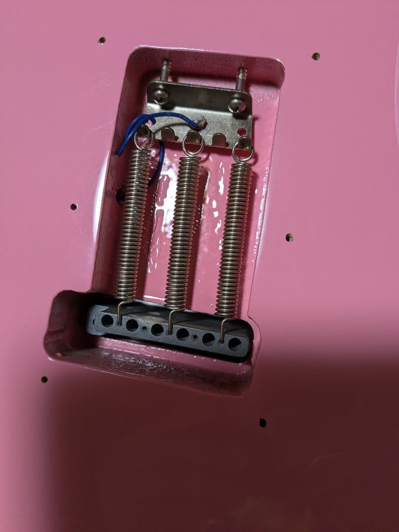 ピンクエレキギター