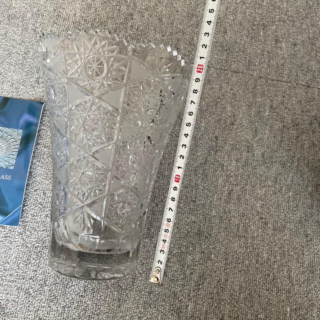 ボヘミアカットガラス花瓶 20cm - メルカリ