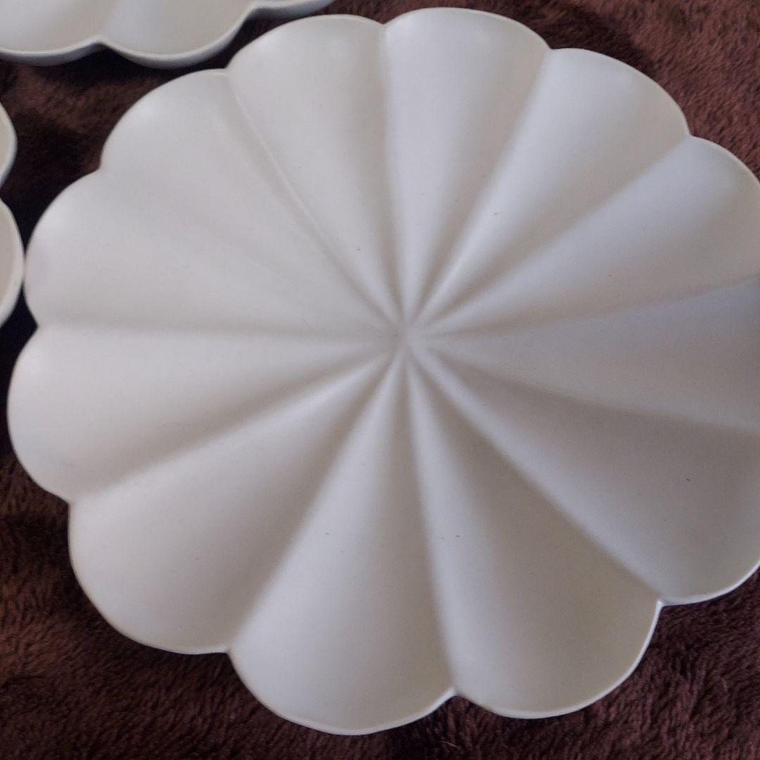 臼杵焼 輪花十二弁浅鉢 白 計８枚 新品３枚 使用済５枚 セット