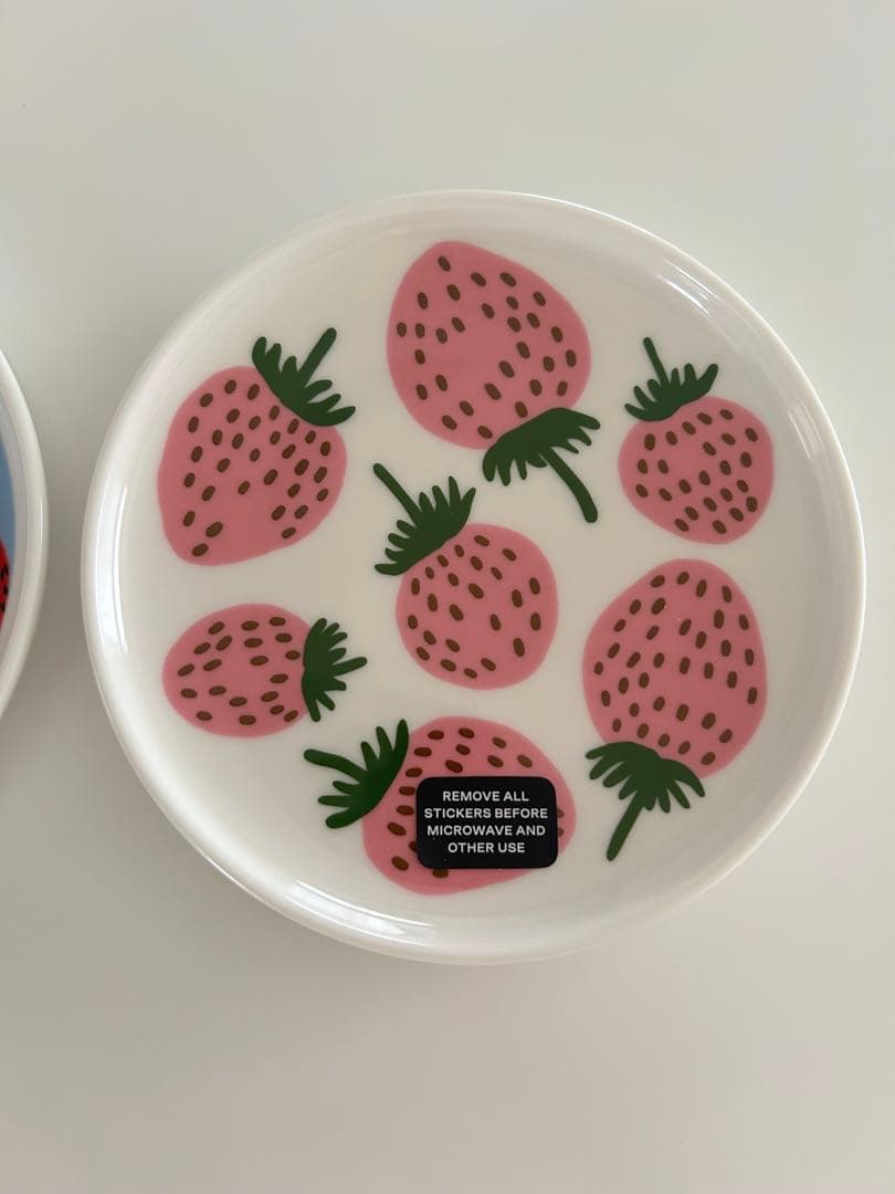 【新品】マリメッコ マンシッカ　マンシッカヴォレット　苺　13.5cm 2枚