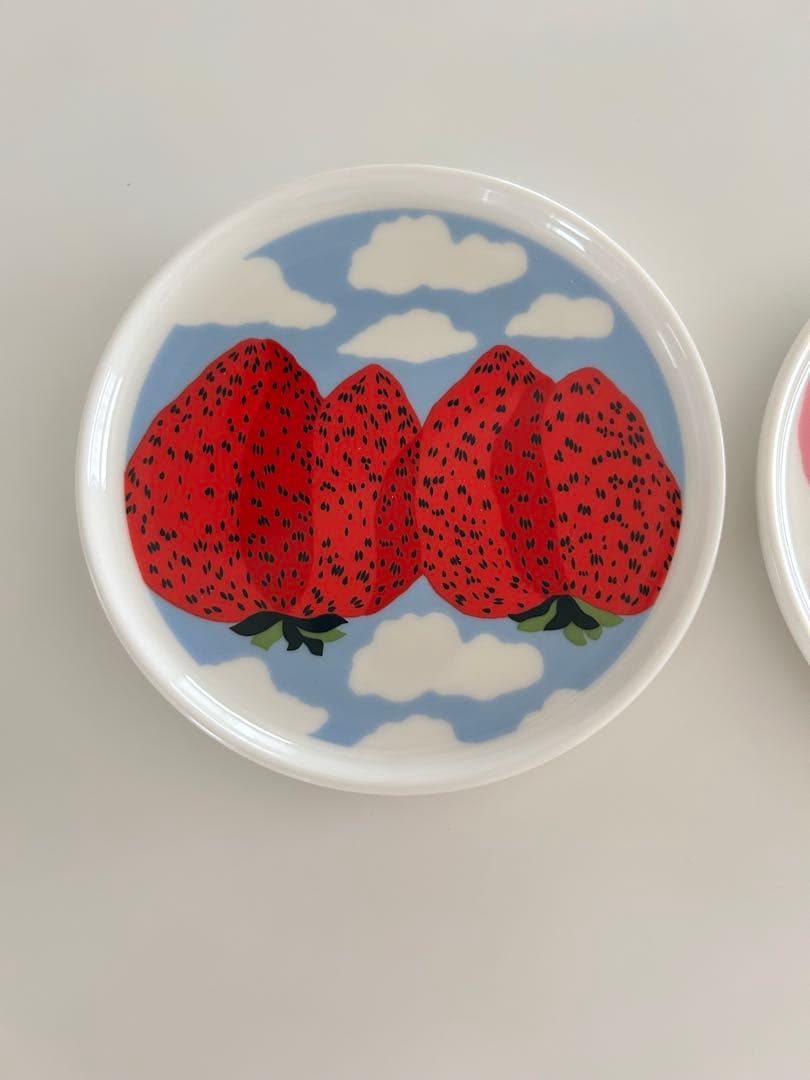 【新品】マリメッコ マンシッカ　マンシッカヴォレット　苺　13.5cm 2枚