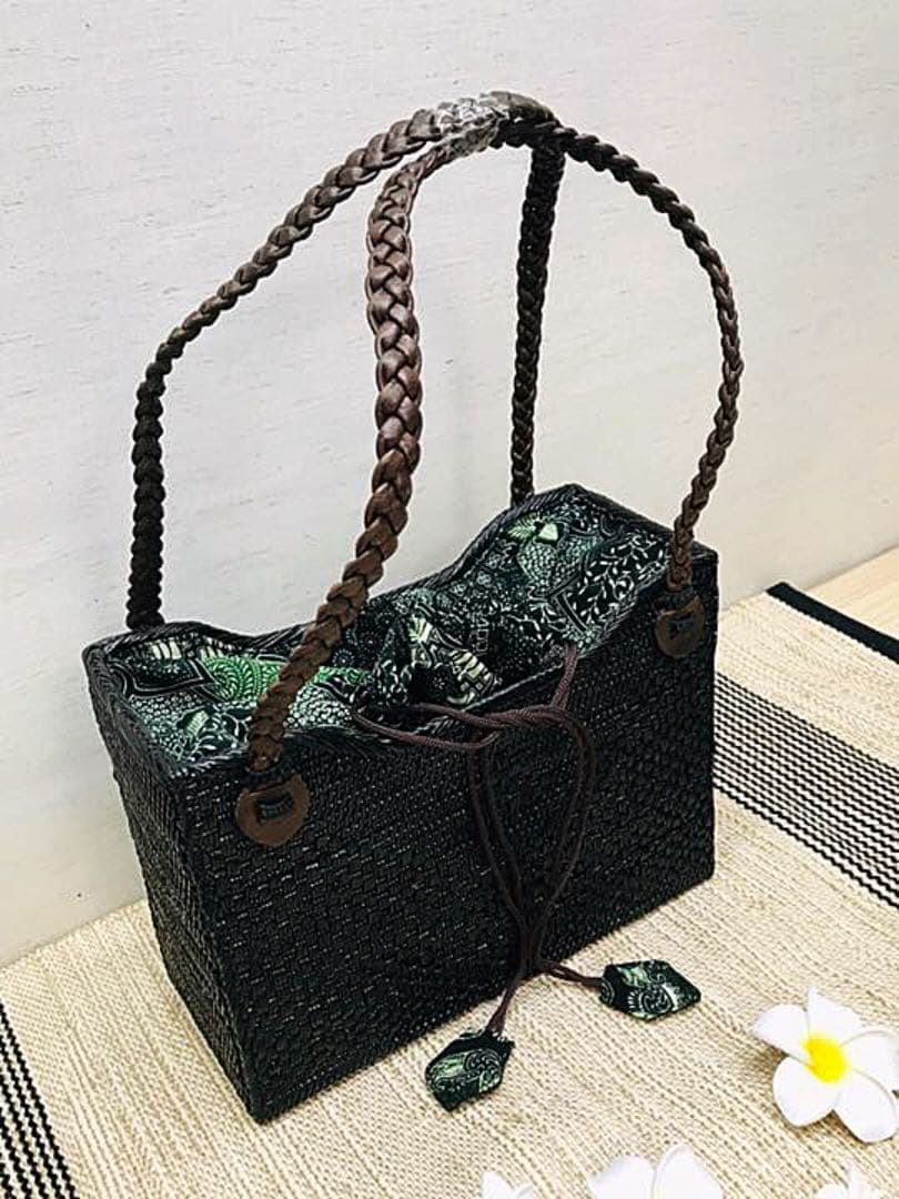 ⭐️【B40】✨在庫処分✨送料込み✨バリ島✨バティック✨アタ製カゴバック✨ブラック