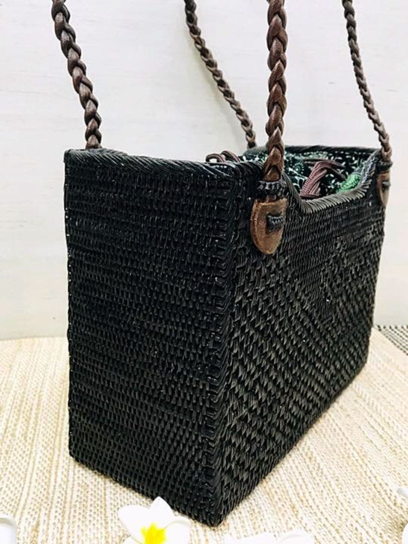 ⭐️【B40】✨在庫処分✨送料込み✨バリ島✨バティック✨アタ製カゴバック✨ブラック