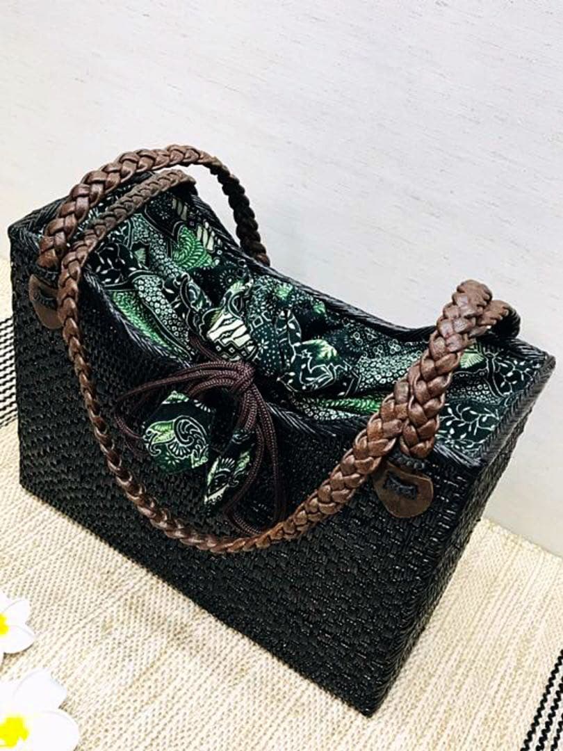 ⭐️【B40】✨在庫処分✨送料込み✨バリ島✨バティック✨アタ製カゴバック✨ブラック