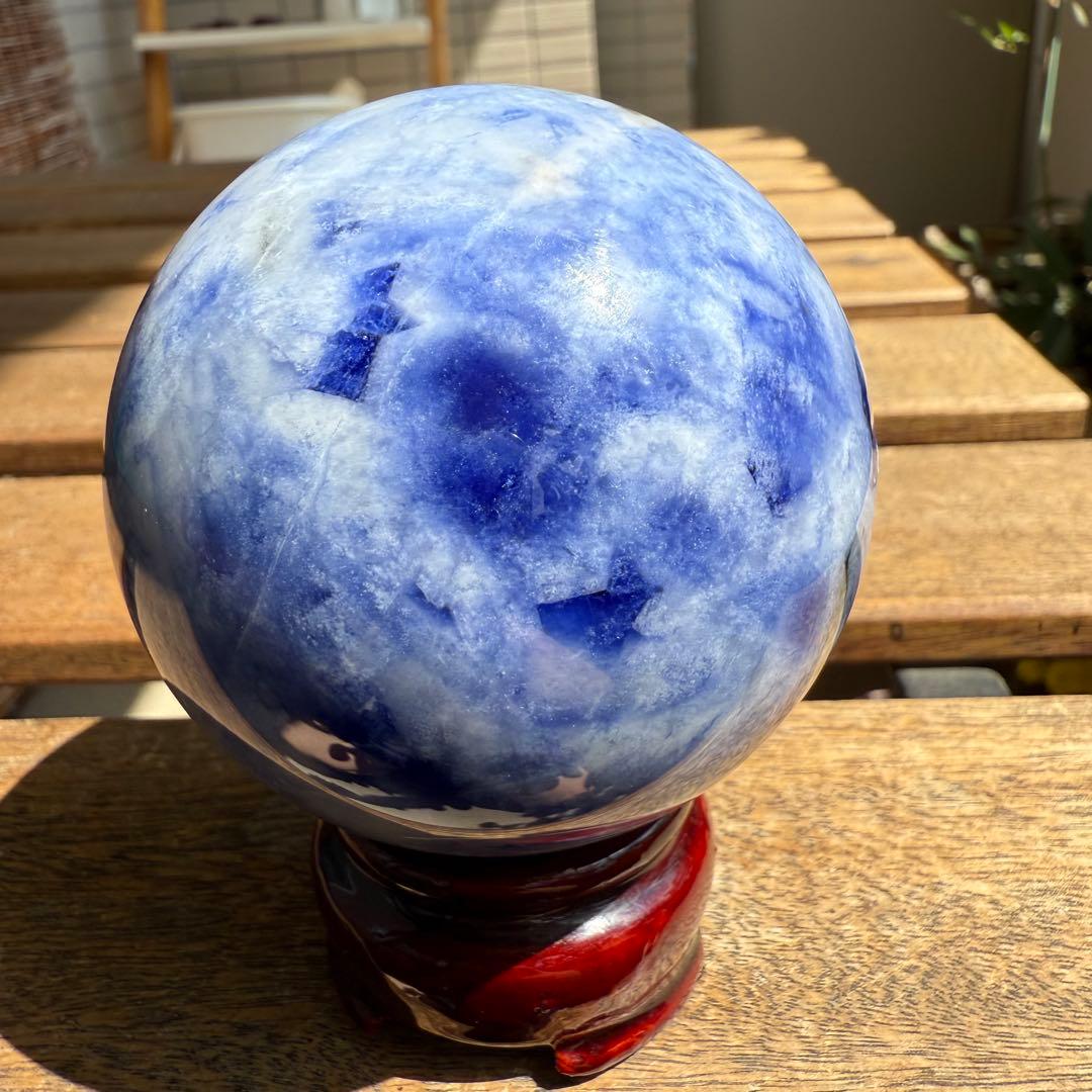 高品質　ハックマナイト　台座付き　スフィア　66.6mm 紫外線蛍光　天然石①