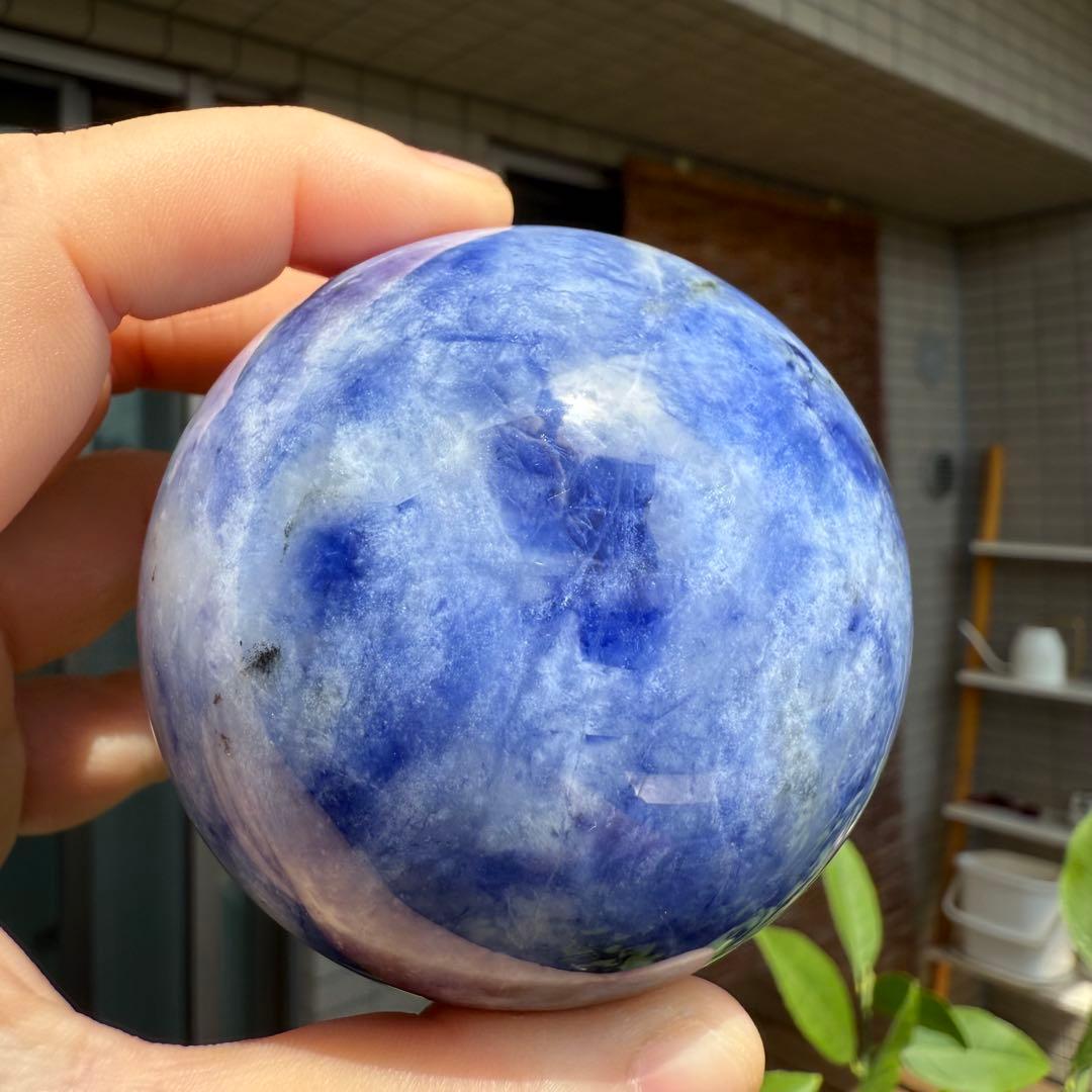 高品質　ハックマナイト　台座付き　スフィア　66.6mm 紫外線蛍光　天然石①