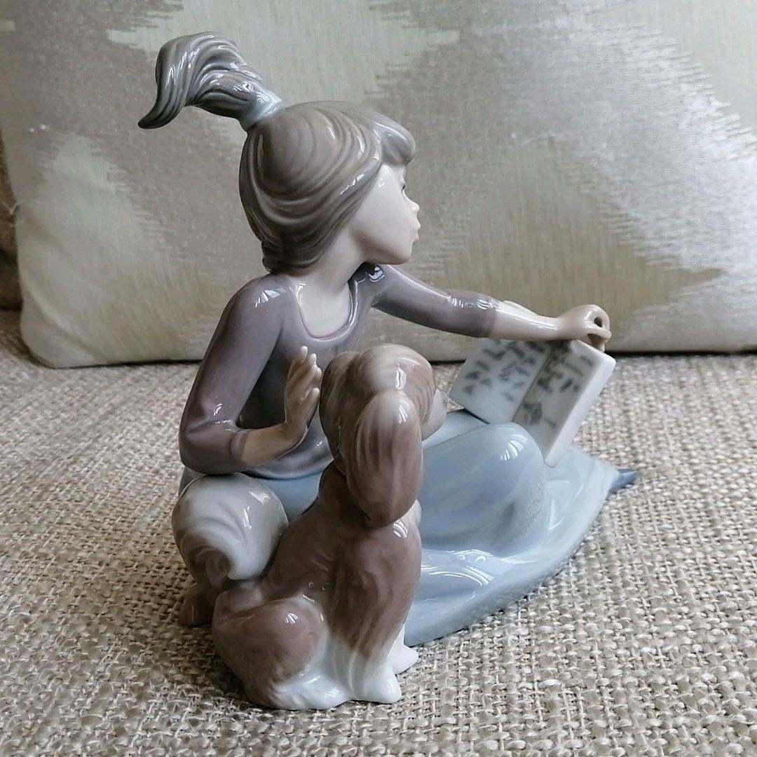 【美品】リヤドロ「読書をする女の子と犬」