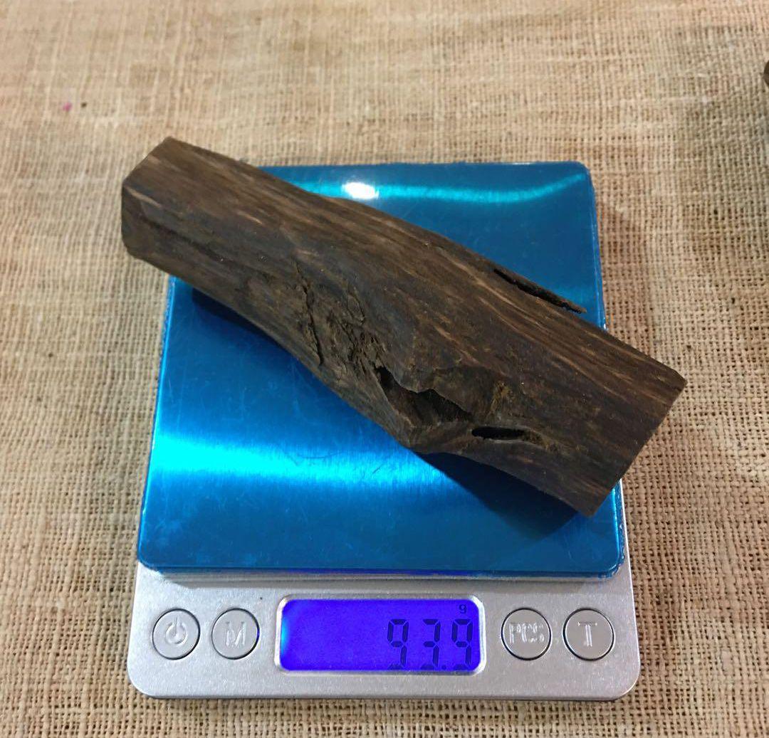 天然古渡香料原木 約470g 【インドネシア カリマンタン 寸聞多羅】