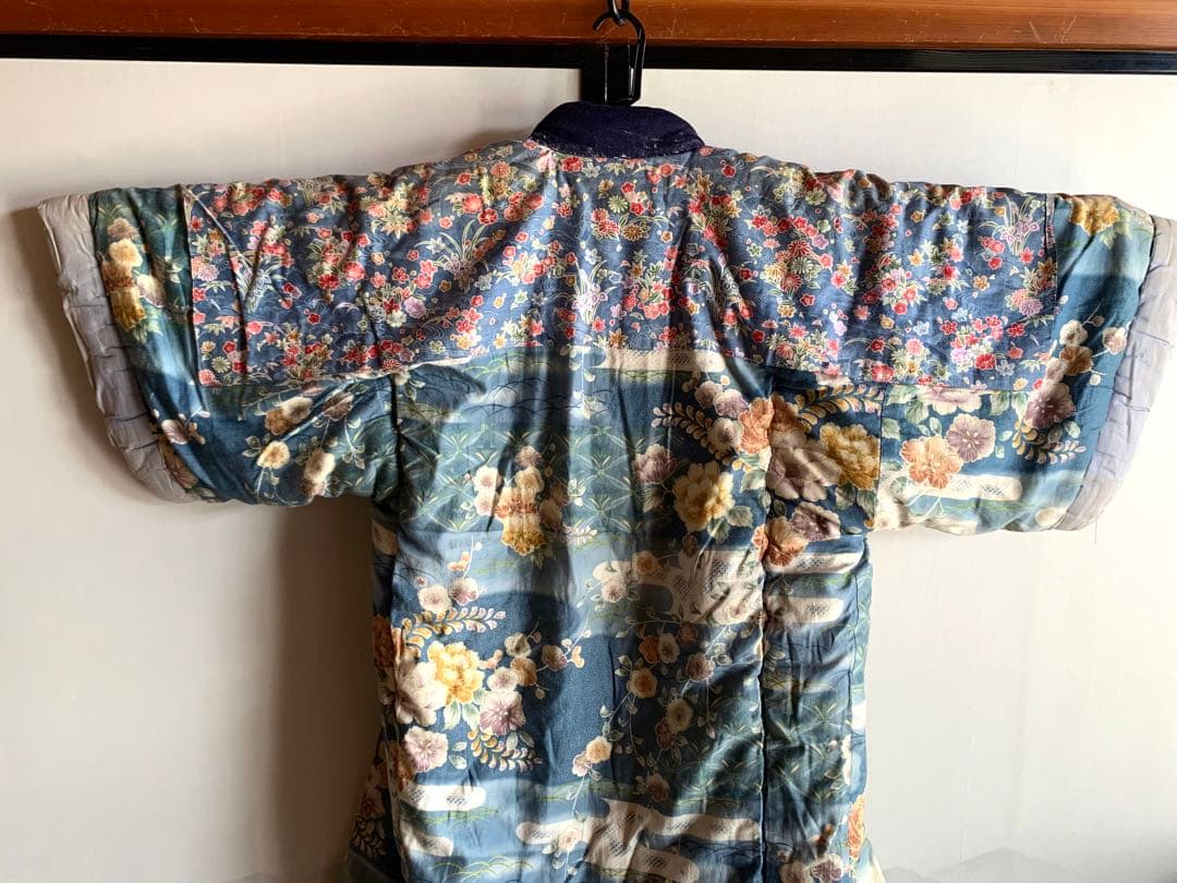 昭和レトロ】 かいまき布団 掻巻 花柄 鮮やか 和模様 ベロア 京都 日本