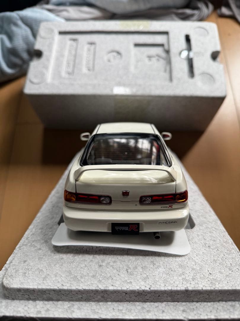 ホンダ　インテグラ dc2 タイプR 1/18
