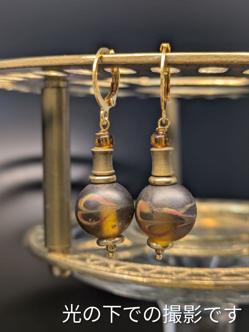 アンティークビーズと ヴィンテージブラス（真鍮）のピアス。