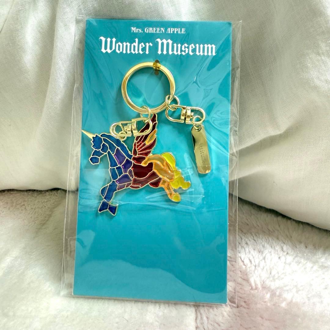 ミセス ワンダーミュージアム ステンドグラスキーホルダー Attitude