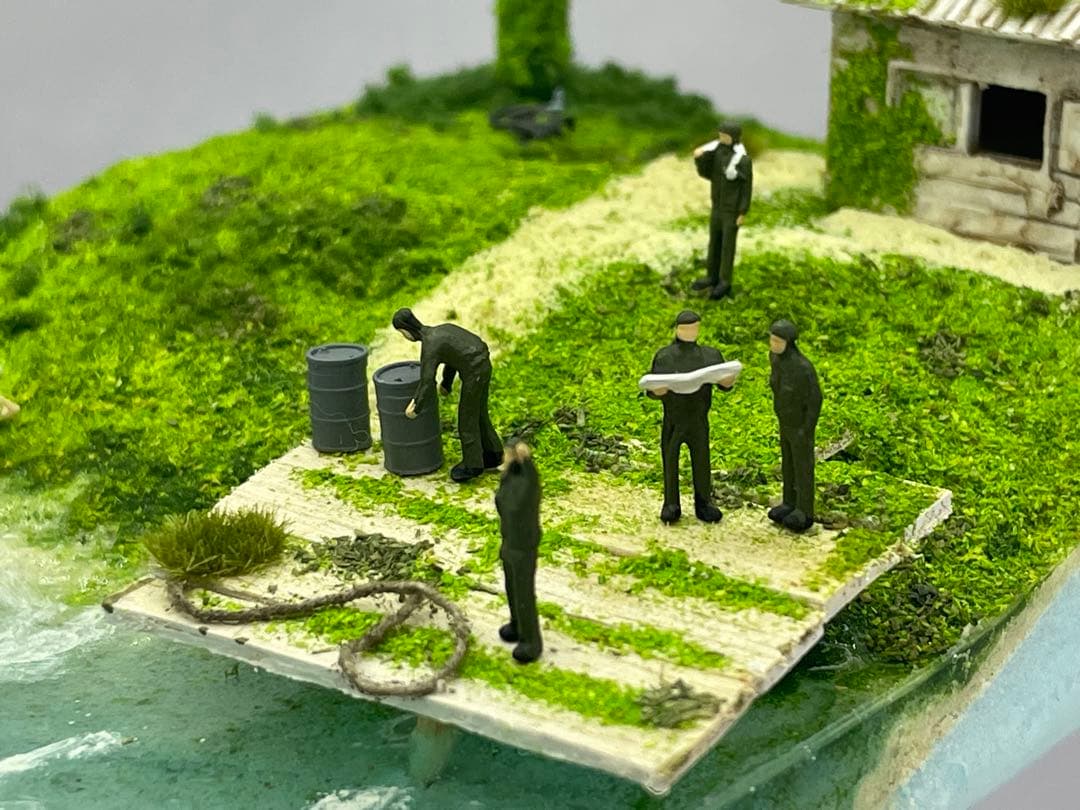 基地から飛び立つ二式戦闘機 レジン ジオラマ - メルカリ